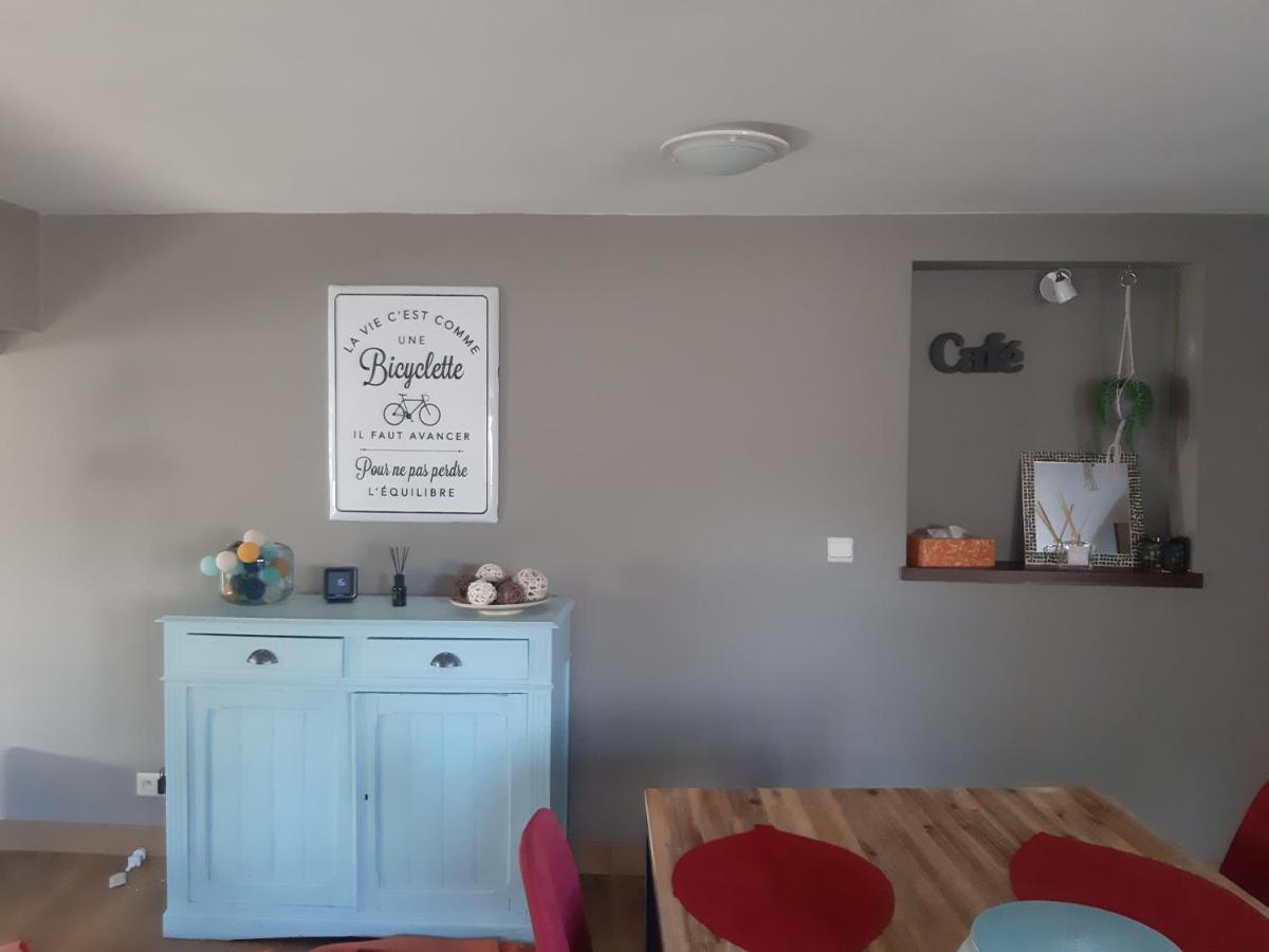 Gite Le Pt'I Baillis Nismes Exteriör bild