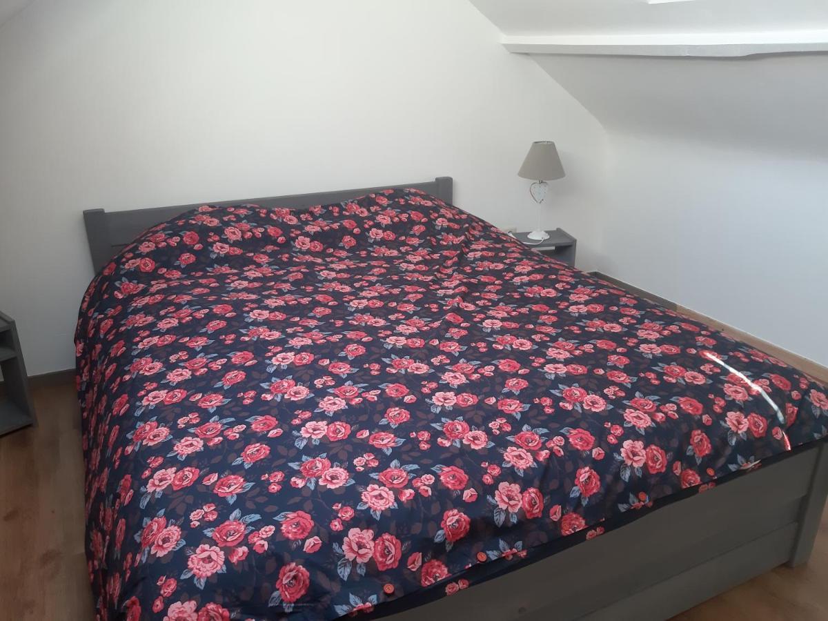 Gite Le Pt'I Baillis Nismes Exteriör bild
